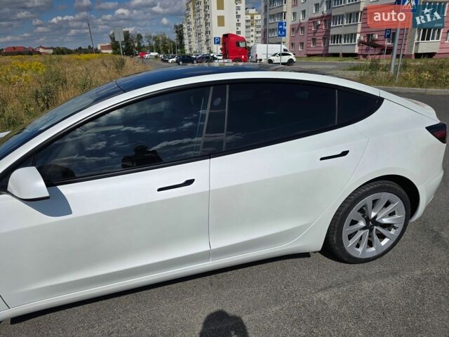 Білий Тесла Модель 3, об'ємом двигуна 0 л та пробігом 52 тис. км за 20500 $, фото 1 на Automoto.ua