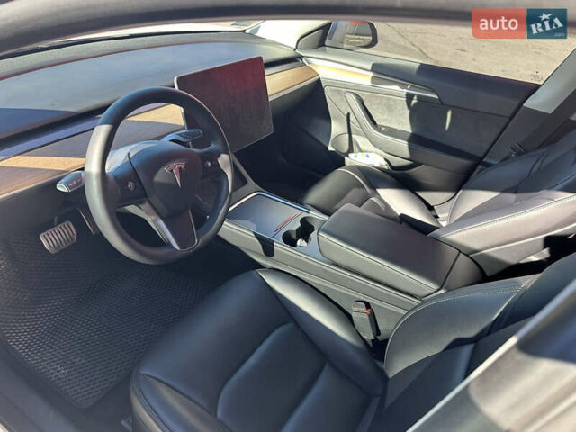 Белый Тесла Модель 3, объемом двигателя 0 л и пробегом 68 тыс. км за 22500 $, фото 3 на Automoto.ua