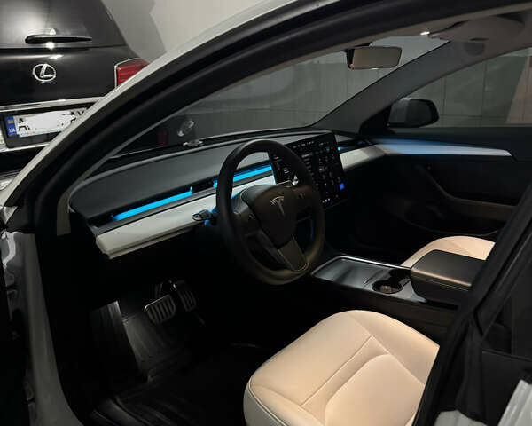 Білий Тесла Модель 3, об'ємом двигуна 0 л та пробігом 81 тис. км за 24950 $, фото 9 на Automoto.ua