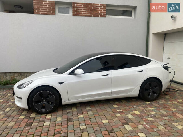 Белый Тесла Модель 3, объемом двигателя 0 л и пробегом 72 тыс. км за 22499 $, фото 19 на Automoto.ua