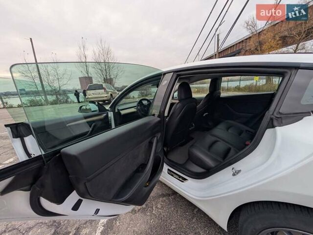 Белый Тесла Модель 3, объемом двигателя 0 л и пробегом 118 тыс. км за 21999 $, фото 15 на Automoto.ua