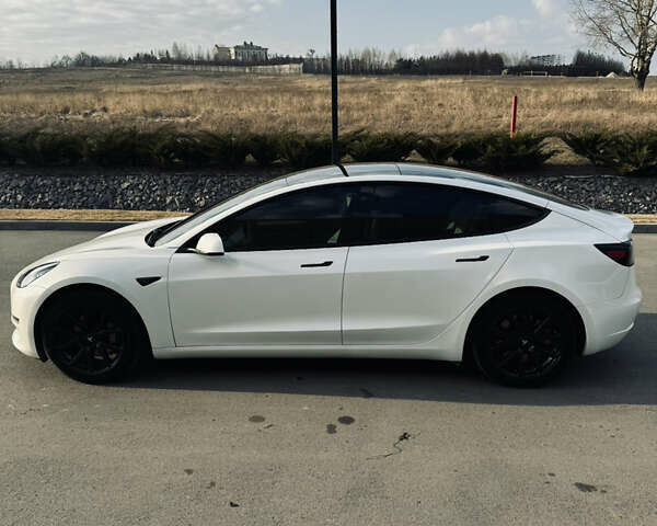 Білий Тесла Модель 3, об'ємом двигуна 0 л та пробігом 41 тис. км за 21500 $, фото 18 на Automoto.ua