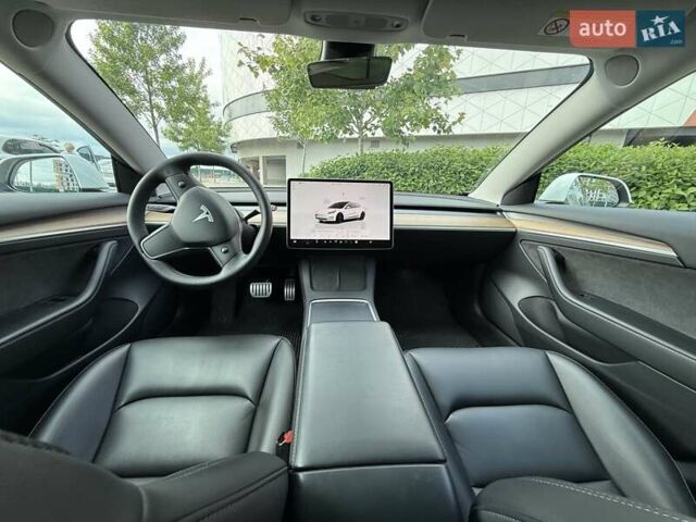 Белый Тесла Модель 3, объемом двигателя 0 л и пробегом 65 тыс. км за 29999 $, фото 16 на Automoto.ua