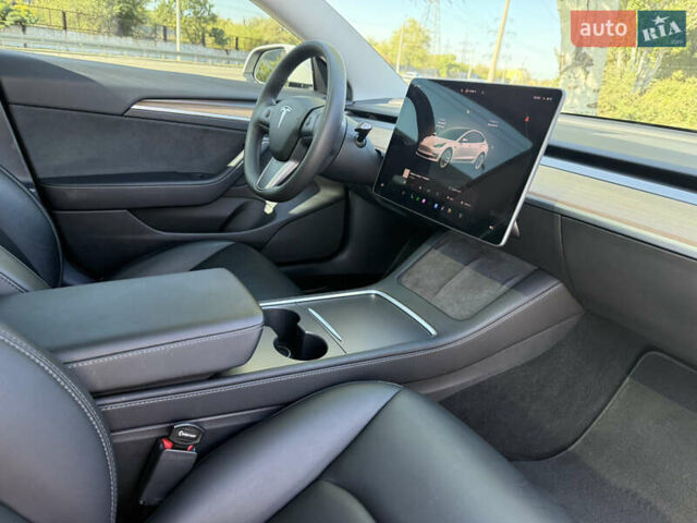 Белый Тесла Модель 3, объемом двигателя 0 л и пробегом 13 тыс. км за 23500 $, фото 11 на Automoto.ua