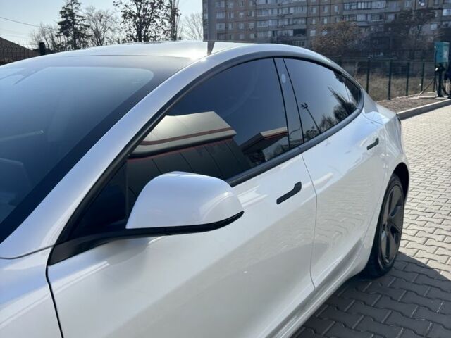 Белый Тесла Модель 3, объемом двигателя 0 л и пробегом 88 тыс. км за 22500 $, фото 6 на Automoto.ua