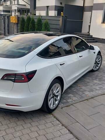 Білий Тесла Модель 3, об'ємом двигуна 0 л та пробігом 35 тис. км за 21800 $, фото 1 на Automoto.ua