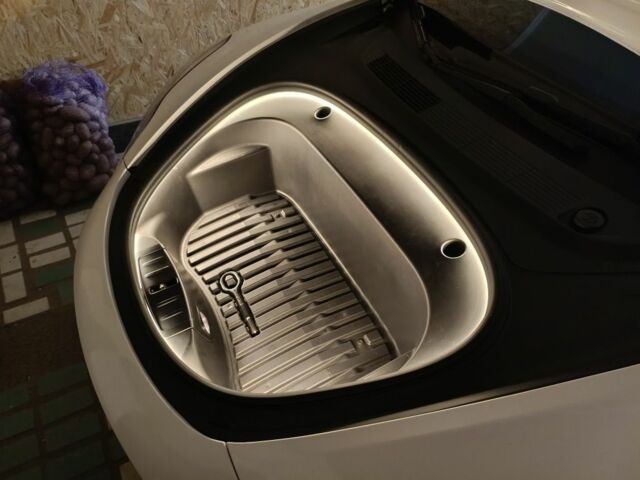 Білий Тесла Модель 3, об'ємом двигуна 0 л та пробігом 100 тис. км за 24500 $, фото 2 на Automoto.ua