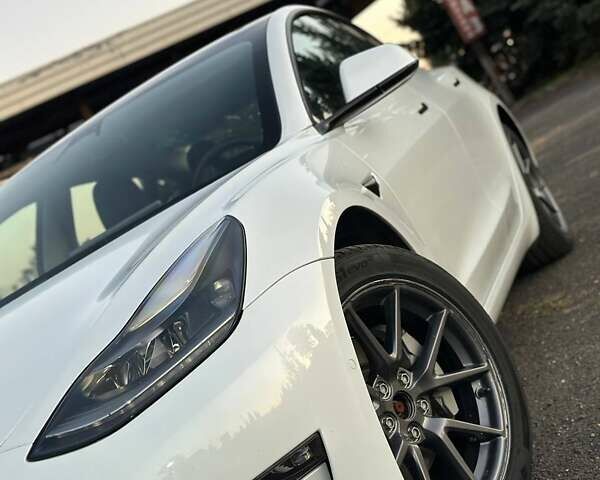 Тесла Модель 3 2022 у Кривому Розі на Automoto.ua Білий Тесла Модель 3, об'ємом двигуна 0 л та пробігом 144 тис. км за 18000 $, фото 13 на Automoto.ua