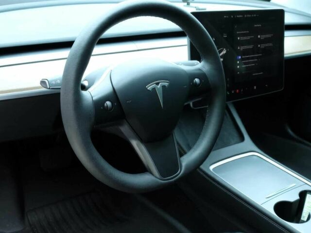 Білий Тесла Модель 3, об'ємом двигуна 0 л та пробігом 25 тис. км за 16400 $, фото 10 на Automoto.ua