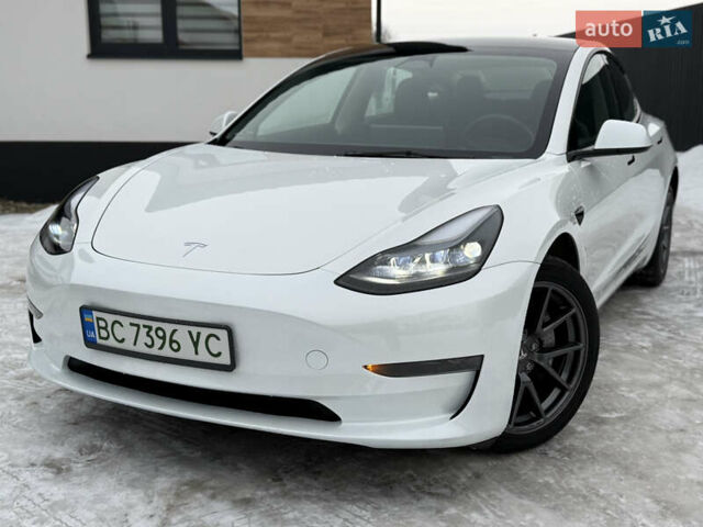 Белый Тесла Модель 3, объемом двигателя 0 л и пробегом 30 тыс. км за 19900 $, фото 2 на Automoto.ua