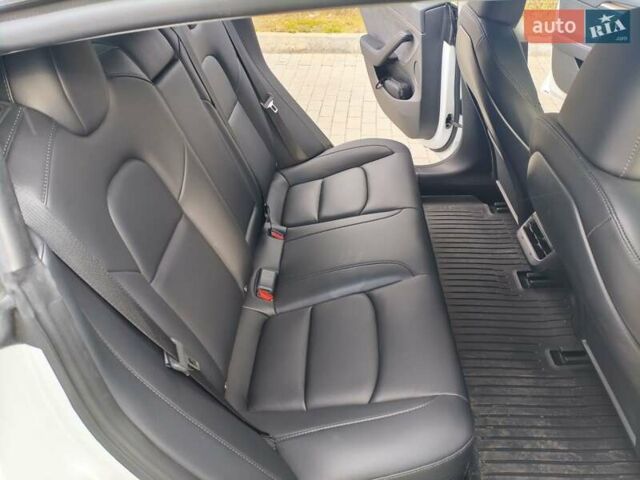 Белый Тесла Модель 3, объемом двигателя 0 л и пробегом 55 тыс. км за 23000 $, фото 18 на Automoto.ua