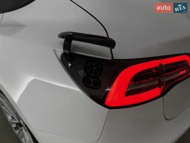 Білий Тесла Модель 3, об'ємом двигуна 0 л та пробігом 26 тис. км за 23499 $, фото 9 на Automoto.ua