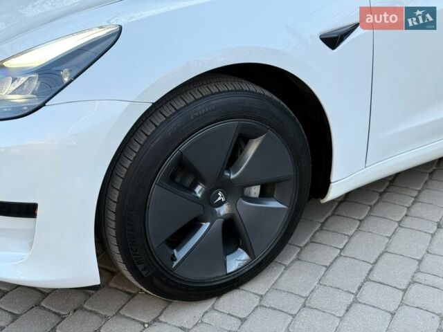 Белый Тесла Модель 3, объемом двигателя 0 л и пробегом 34 тыс. км за 18900 $, фото 9 на Automoto.ua