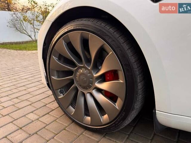 Белый Тесла Модель 3, объемом двигателя 0 л и пробегом 48 тыс. км за 23000 $, фото 13 на Automoto.ua