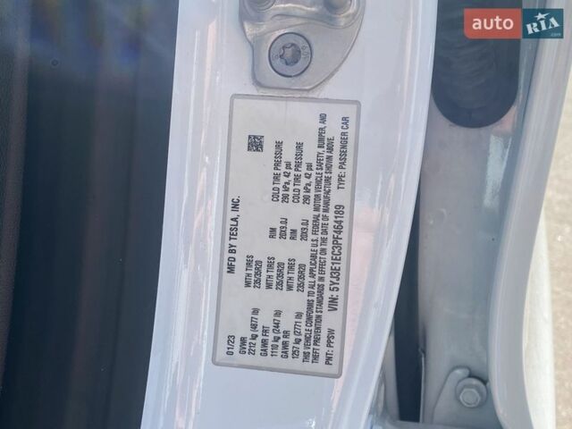 Белый Тесла Модель 3, объемом двигателя 0 л и пробегом 30 тыс. км за 24999 $, фото 21 на Automoto.ua