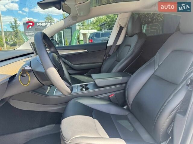 Белый Тесла Модель 3, объемом двигателя 0 л и пробегом 27 тыс. км за 21300 $, фото 8 на Automoto.ua