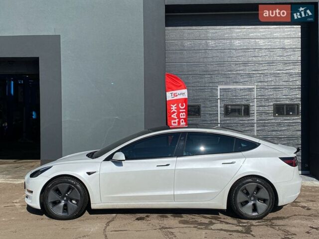 Белый Тесла Модель 3, объемом двигателя 0 л и пробегом 20 тыс. км за 22500 $, фото 1 на Automoto.ua