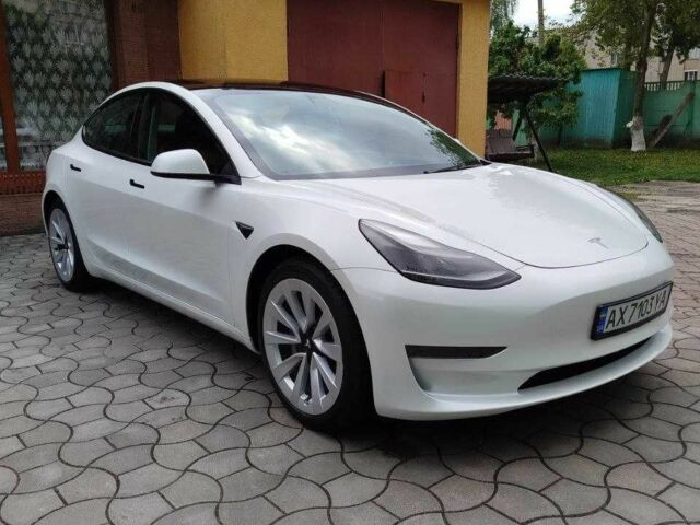 Белый Тесла Модель 3, объемом двигателя 0 л и пробегом 23 тыс. км за 20300 $, фото 4 на Automoto.ua