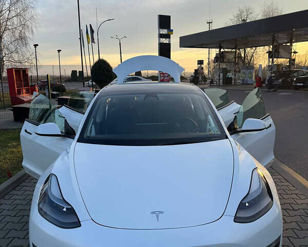 Белый Тесла Модель 3, объемом двигателя 0 л и пробегом 86 тыс. км за 19000 $, фото 1 на Automoto.ua