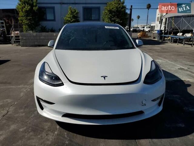 Белый Тесла Модель 3, объемом двигателя 0 л и пробегом 42 тыс. км за 11200 $, фото 4 на Automoto.ua