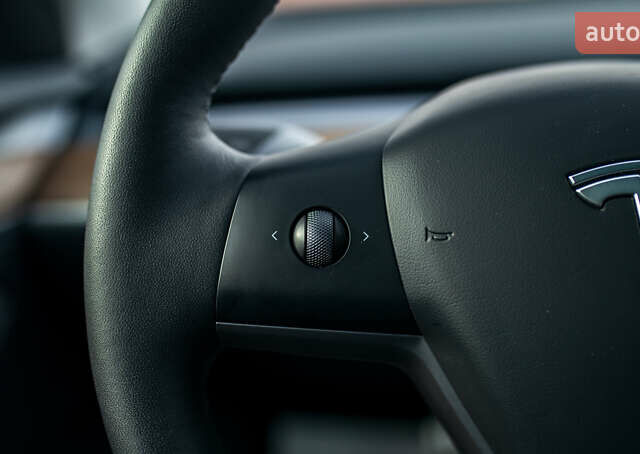 Белый Тесла Модель 3, объемом двигателя 0 л и пробегом 5 тыс. км за 27500 $, фото 59 на Automoto.ua