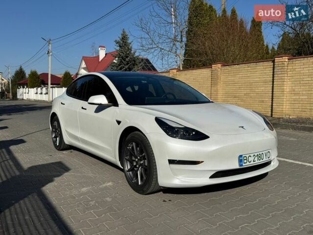 Білий Тесла Модель 3, об'ємом двигуна 0 л та пробігом 55 тис. км за 21000 $, фото 3 на Automoto.ua