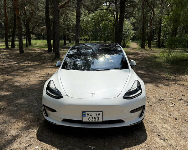 Белый Тесла Модель 3, объемом двигателя 0 л и пробегом 51 тыс. км за 23000 $, фото 16 на Automoto.ua