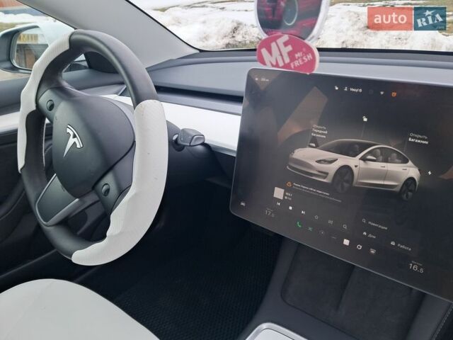 Білий Тесла Модель 3, об'ємом двигуна 0 л та пробігом 27 тис. км за 20950 $, фото 7 на Automoto.ua
