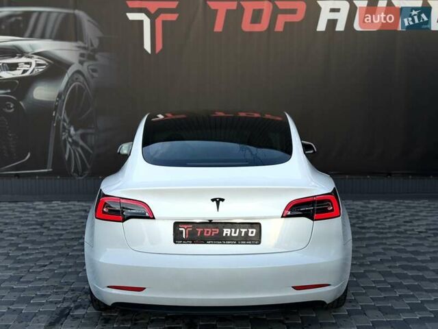 Білий Тесла Модель 3, об'ємом двигуна 0 л та пробігом 67 тис. км за 19999 $, фото 23 на Automoto.ua