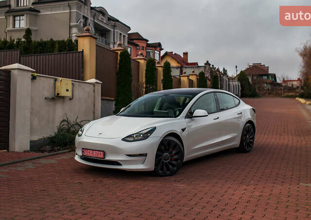 Белый Тесла Модель 3, объемом двигателя 0 л и пробегом 5 тыс. км за 27500 $, фото 60 на Automoto.ua