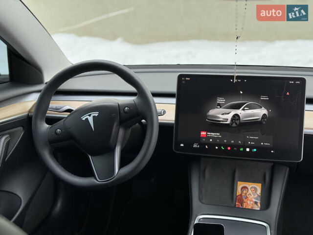 Белый Тесла Модель 3, объемом двигателя 0 л и пробегом 30 тыс. км за 23500 $, фото 4 на Automoto.ua