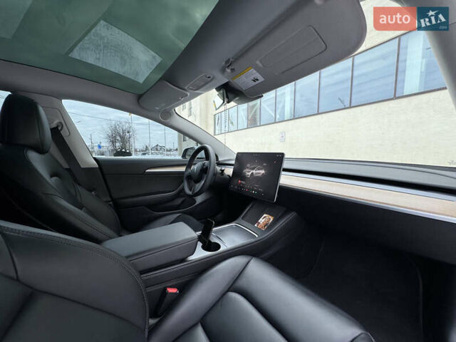 Белый Тесла Модель 3, объемом двигателя 0 л и пробегом 30 тыс. км за 23500 $, фото 28 на Automoto.ua