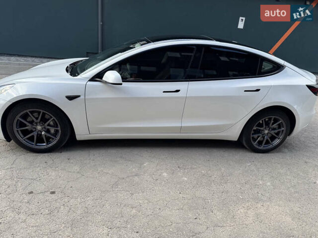 Белый Тесла Модель 3, объемом двигателя 0 л и пробегом 19 тыс. км за 21500 $, фото 9 на Automoto.ua