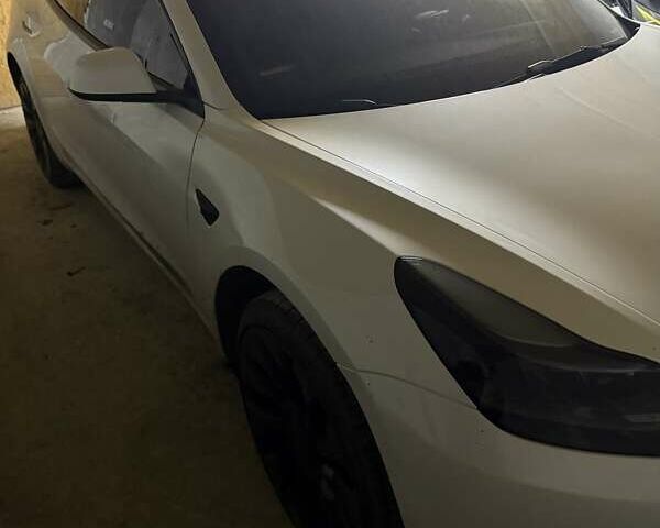 Белый Тесла Модель 3, объемом двигателя 0 л и пробегом 26 тыс. км за 27200 $, фото 4 на Automoto.ua