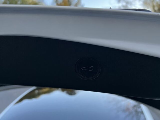 Білий Тесла Модель 3, об'ємом двигуна 0 л та пробігом 52 тис. км за 20300 $, фото 11 на Automoto.ua