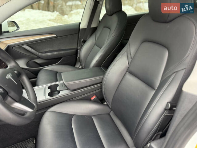 Белый Тесла Модель 3, объемом двигателя 0 л и пробегом 46 тыс. км за 18900 $, фото 12 на Automoto.ua