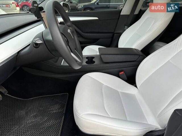 Белый Тесла Модель 3, объемом двигателя 0 л и пробегом 18 тыс. км за 21500 $, фото 21 на Automoto.ua