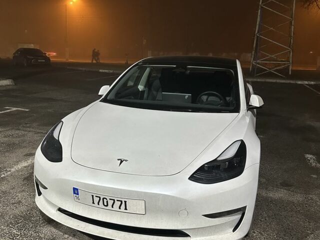 Білий Тесла Модель 3, об'ємом двигуна 0 л та пробігом 55 тис. км за 16900 $, фото 1 на Automoto.ua