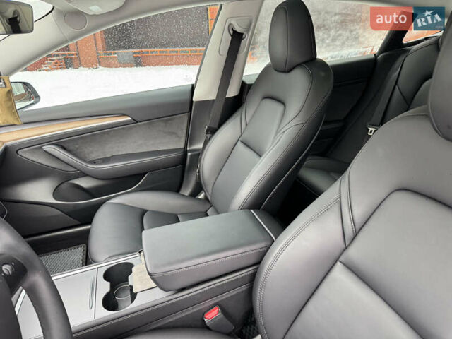 Белый Тесла Модель 3, объемом двигателя 0 л и пробегом 37 тыс. км за 20000 $, фото 7 на Automoto.ua