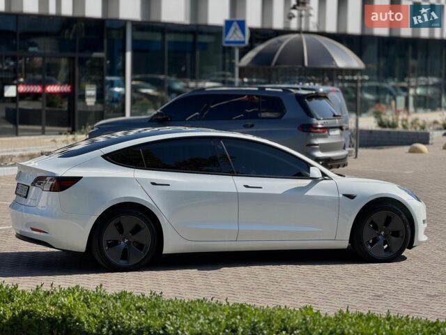 Білий Тесла Модель 3, об'ємом двигуна 0 л та пробігом 65 тис. км за 23900 $, фото 9 на Automoto.ua