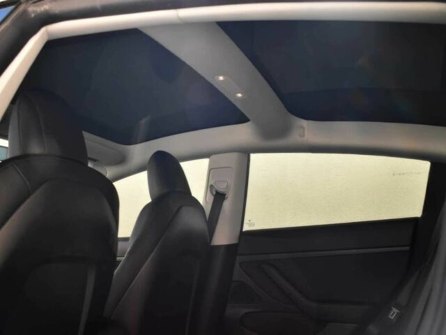 Белый Тесла Модель 3, объемом двигателя 0 л и пробегом 30 тыс. км за 13800 $, фото 9 на Automoto.ua