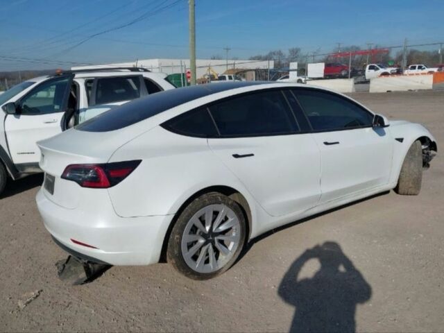 Белый Тесла Модель 3, объемом двигателя 0 л и пробегом 94 тыс. км за 14500 $, фото 3 на Automoto.ua