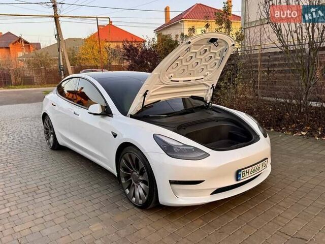 Белый Тесла Модель 3, объемом двигателя 0 л и пробегом 48 тыс. км за 23000 $, фото 32 на Automoto.ua