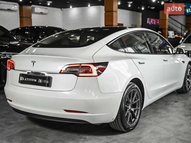 Білий Тесла Модель 3, об'ємом двигуна 0 л та пробігом 2 тис. км за 26900 $, фото 21 на Automoto.ua