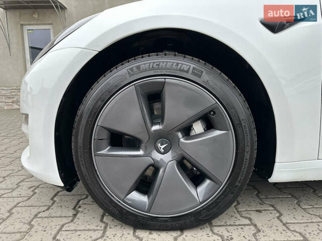 Білий Тесла Модель 3, об'ємом двигуна 0 л та пробігом 4 тис. км за 17500 $, фото 6 на Automoto.ua