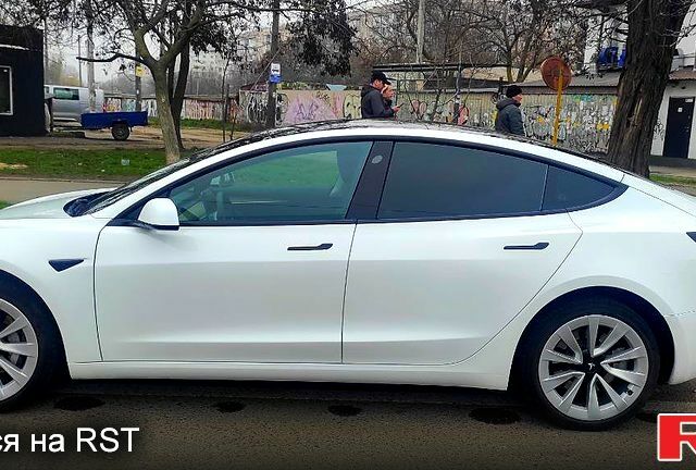 Білий Тесла Модель 3, об'ємом двигуна 0 л та пробігом 49 тис. км за 20000 $, фото 1 на Automoto.ua