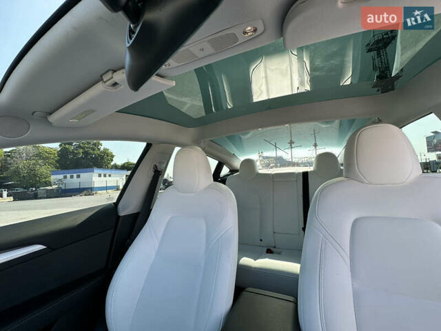 Білий Тесла Модель 3, об'ємом двигуна 0 л та пробігом 22 тис. км за 29006 $, фото 18 на Automoto.ua