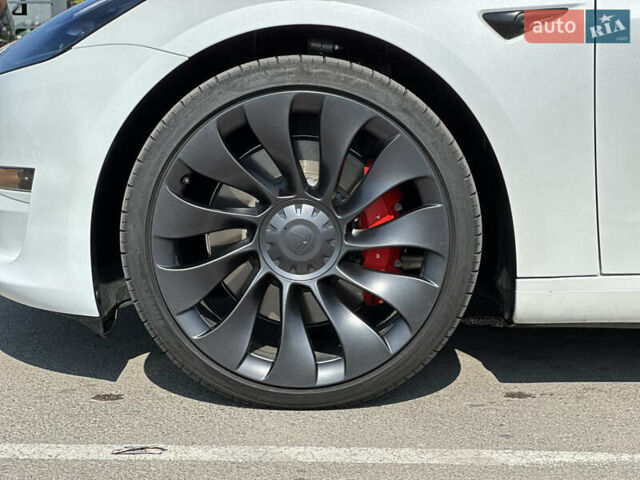 Білий Тесла Модель 3, об'ємом двигуна 0 л та пробігом 22 тис. км за 29006 $, фото 12 на Automoto.ua