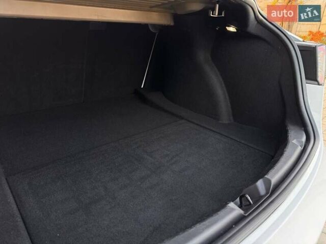 Белый Тесла Модель 3, объемом двигателя 0 л и пробегом 48 тыс. км за 23000 $, фото 38 на Automoto.ua