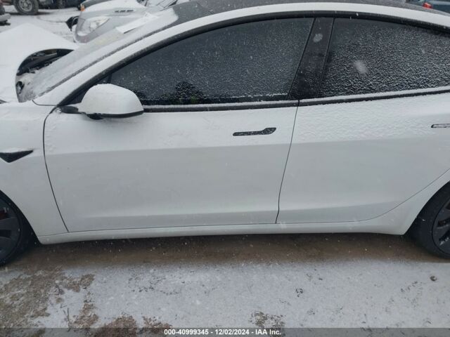 Белый Тесла Модель 3, объемом двигателя 0 л и пробегом 75 тыс. км за 19300 $, фото 7 на Automoto.ua